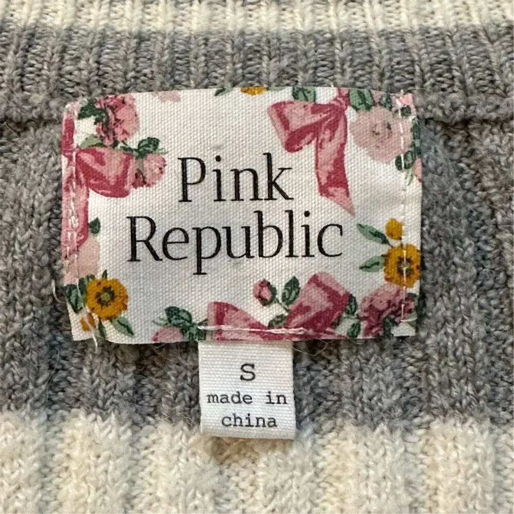 Pink Republic Women's Gray Striped Cardigan Sweater Size‎ S V-Neck - Picture 4 of 9
